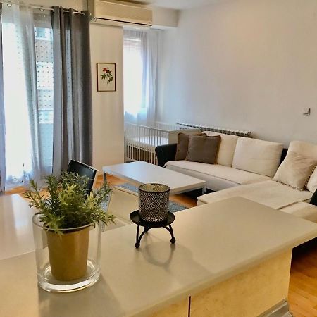 First Choice Apartment Skopje Buitenkant foto
